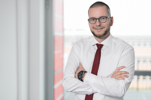 Portrait of CEO of the company Micro-Hybrid Electronic GmbH Dr. Baumgärtel