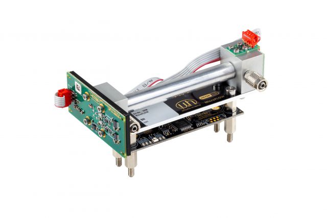 MicroFLOW Durchflussgassensor mit Leiterplatten, Küvette und Gasanschlüssen