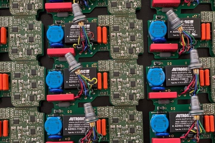 mehrere Schaltungen der Firma Micro-Sensor, die für Kleinserien zur Verfügung stehen